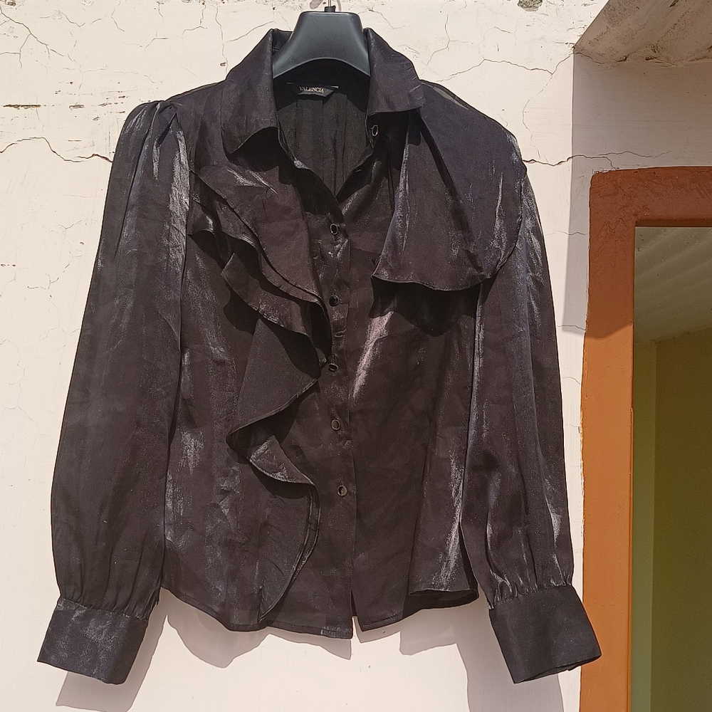 Satin silk blouse🖤 - Picture 3 of 7